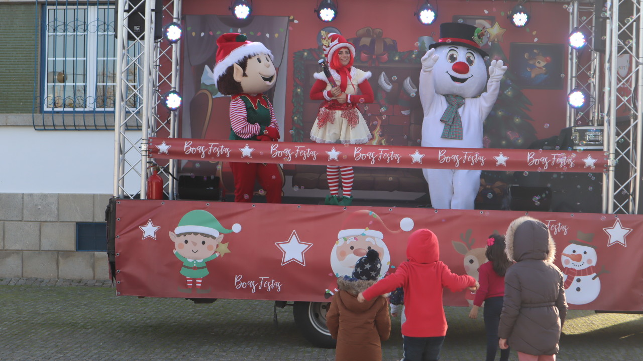 Festa de Natal com muita animação e alegria